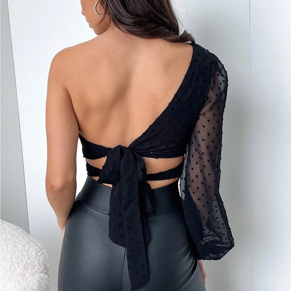 Black crop tie with pattern sheer one sleeve top - Picture 2 of 8